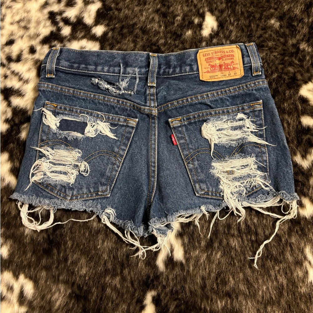 Levi’s distressed cut off shorts